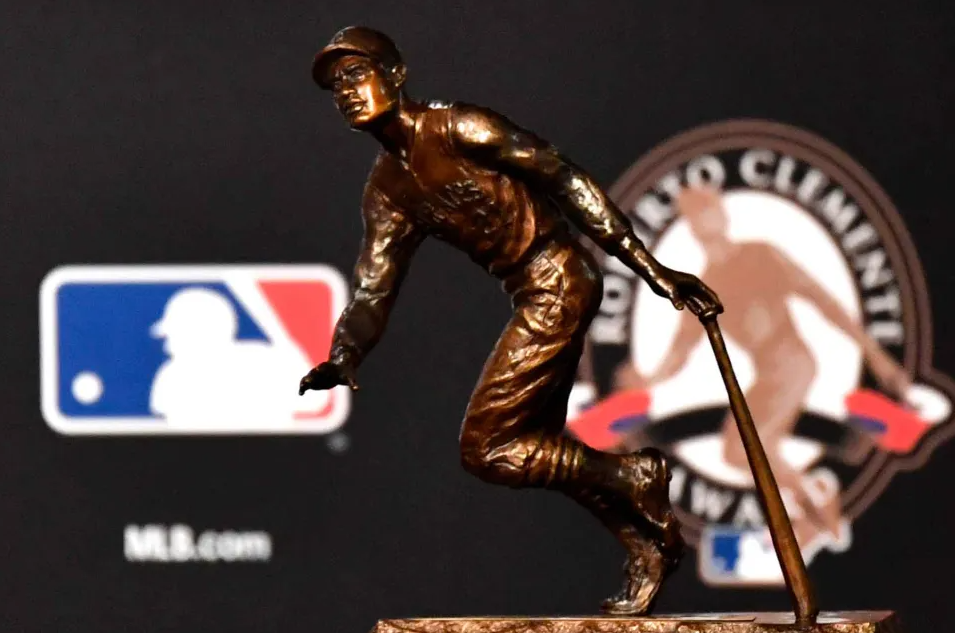 Roberto Clemente Award, Chris Sale