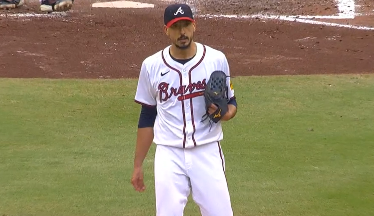 Charlie Morton says goodbye to the Braves, and MLB rumors heat up