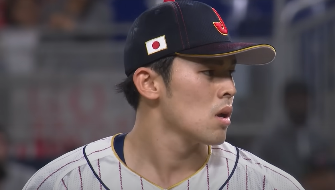 What teams are interested in pitching sensation free agent Roki Sasaki