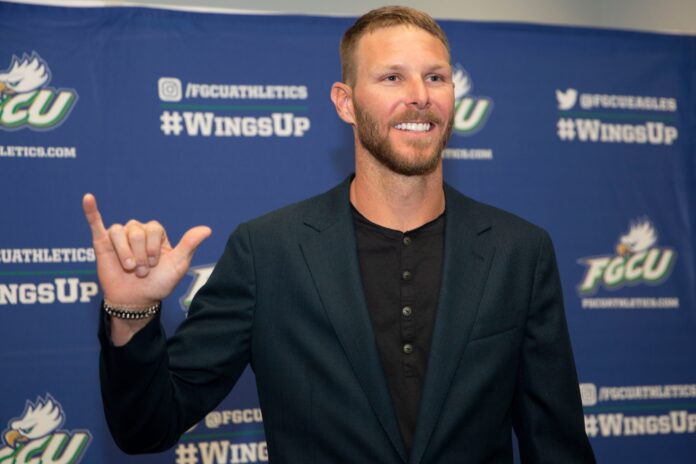 Chris Sale Shows Appreciation to Braves Staff With Pricey Gifts Chris Sale Shows Appreciation to Braves Staff With Pricey Gifts