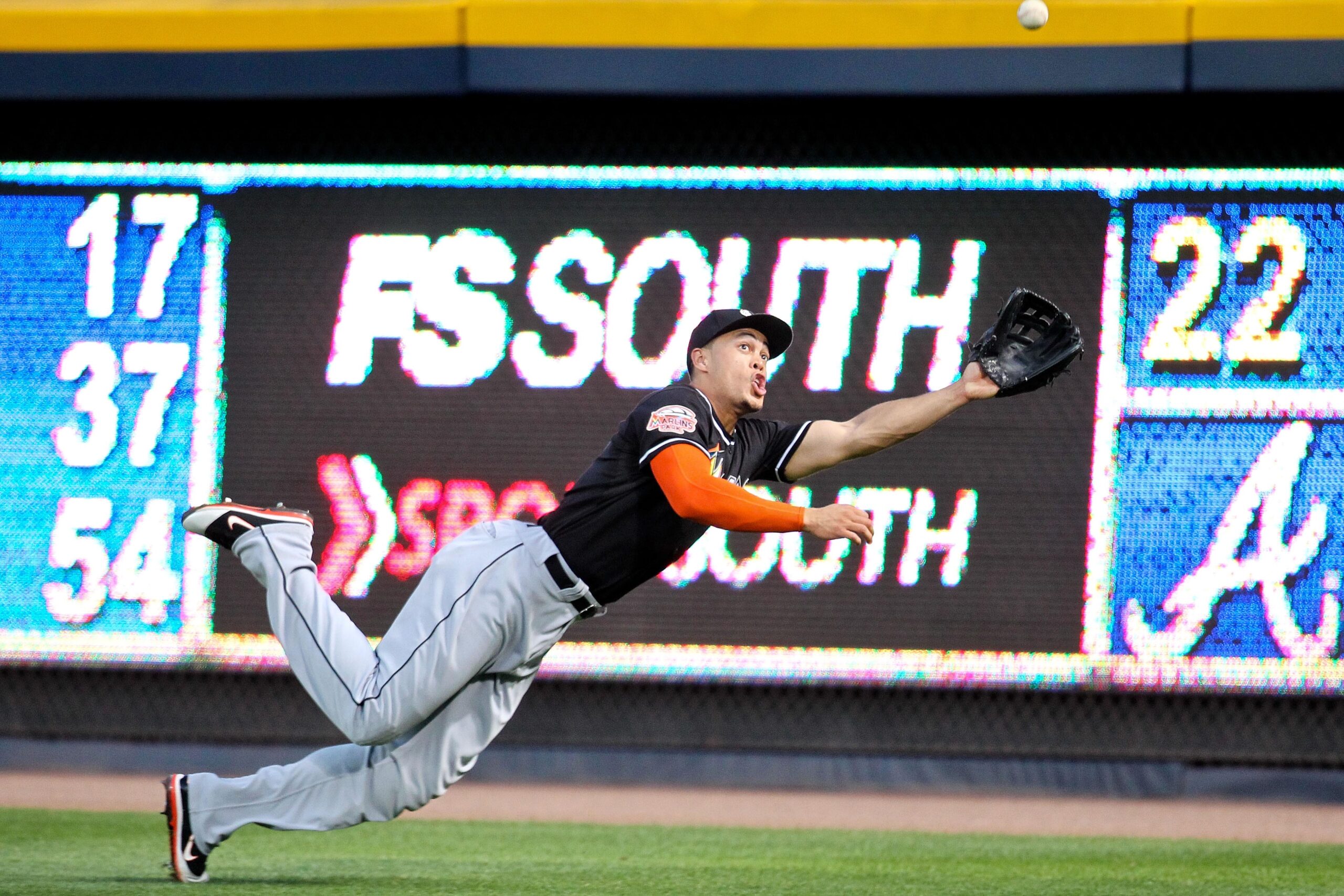 Giancarlo Stanton diving catch