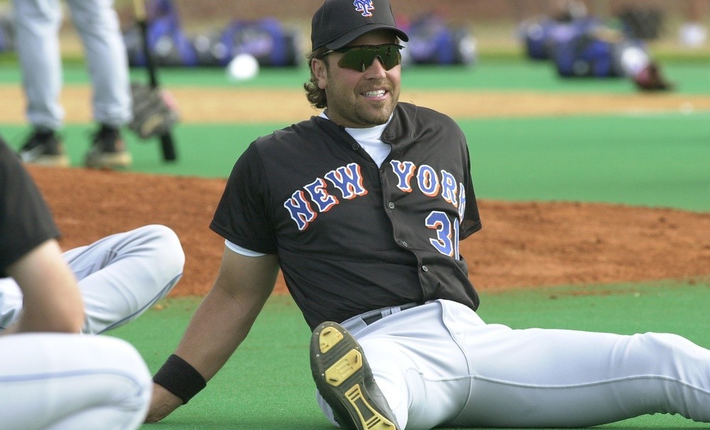 Mike Piazza – The Power-Hitting Catcher Unicorn
