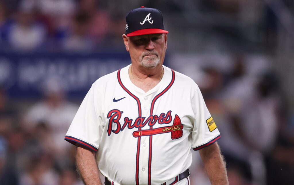 Snitker Defends His Third Baseman - ATL Braves Country Snitker Defends His Third Baseman