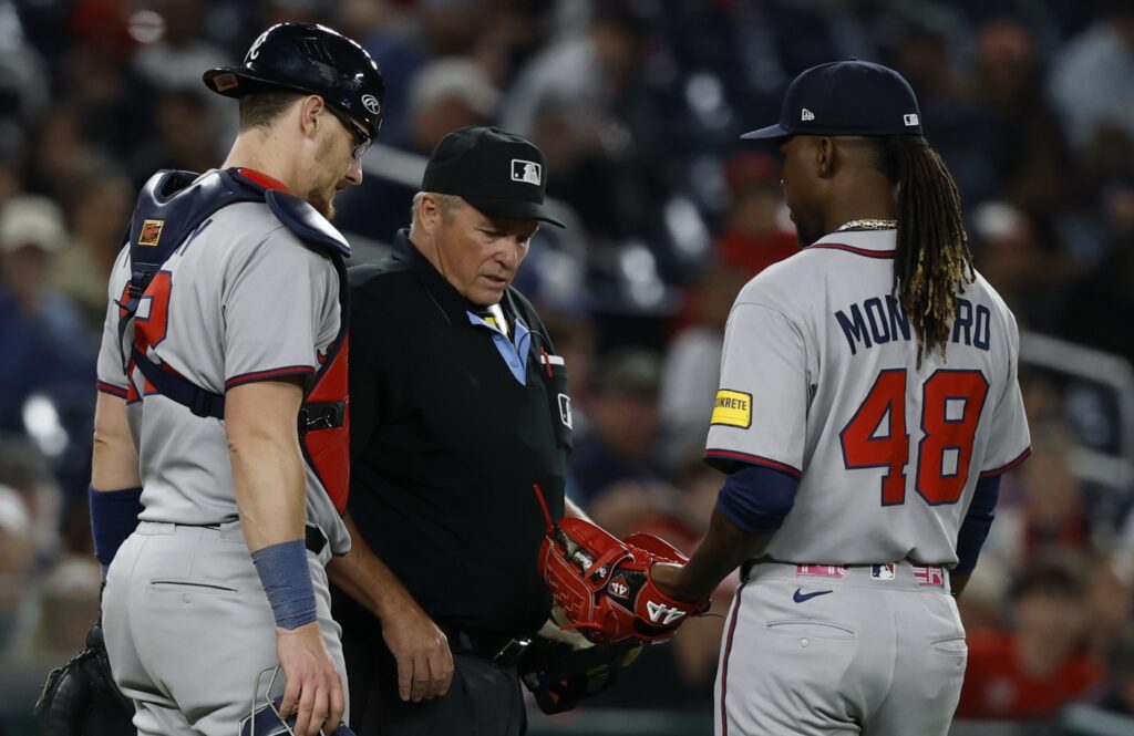 The Glove Heard 'Round the League - ATL Braves Country The Glove Heard 'Round the League