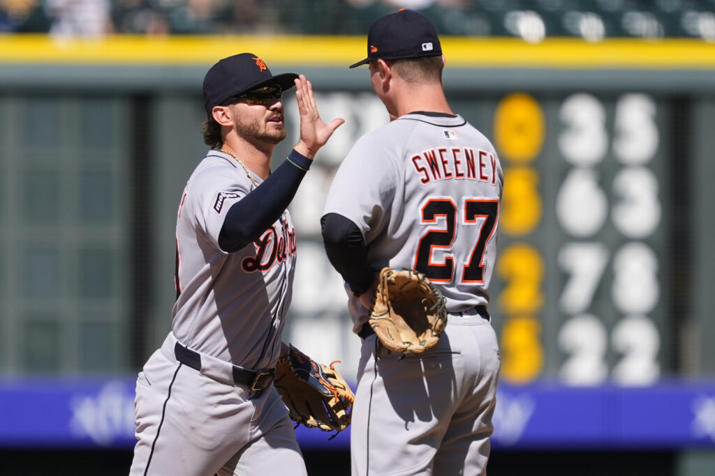A Comedy of Gloves - ATL Braves Country A Comedy of Gloves