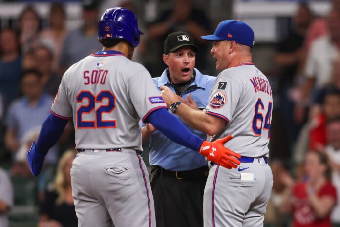 Umpire Makes Crucial Mistake During Mets' Loss to Braves Umpire Makes Crucial Mistake During Mets' Loss to Braves