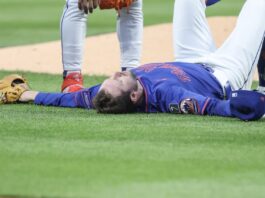 Mets Lose Key Pitcher After Suffering Brutal Leg Injury