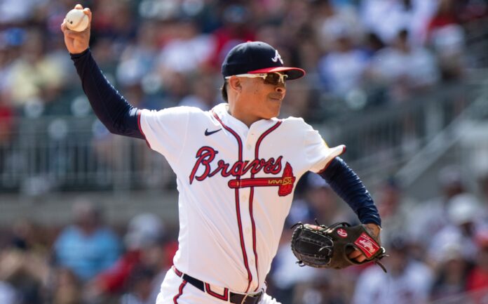 Braves Sign Reliever For His 7th Stint in Atlanta