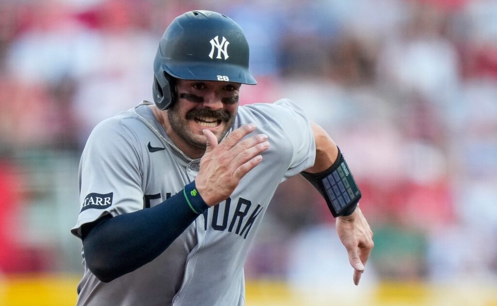 LeMahieu Lands on Yankees Bench - ATL Braves Country LeMahieu Lands on Yankees Bench