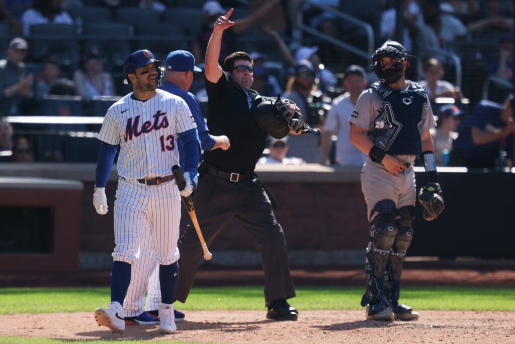 Controversial Umpire Call Ends Rally Attempt - ATL Braves Country Controversial Umpire Call Ends Rally Attempt