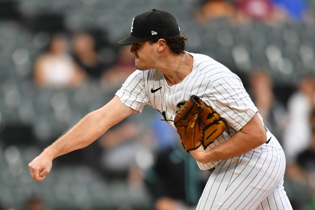 A pickoff attempt turns into chaos - ATL Braves Country A pickoff attempt turns into chaos