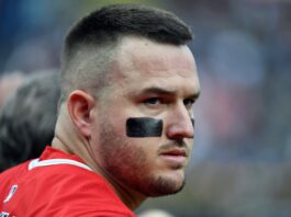 Mike Trout's Touching Gesture To Fan After 400th Home Run