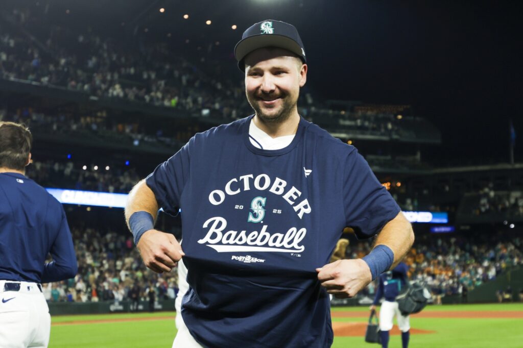 Cal Raleigh Hits No. 60 in Electrifying AL West-Clinching Victory