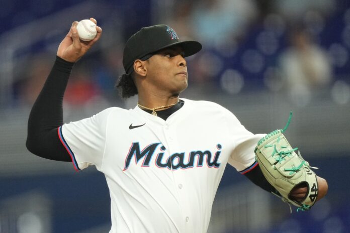 Cubs Land Blockbuster Deal With Marlins to Sign Pitching Ace