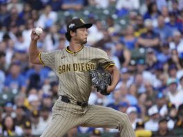 Padres Pitching Legend Issues Weird Retirement Notice