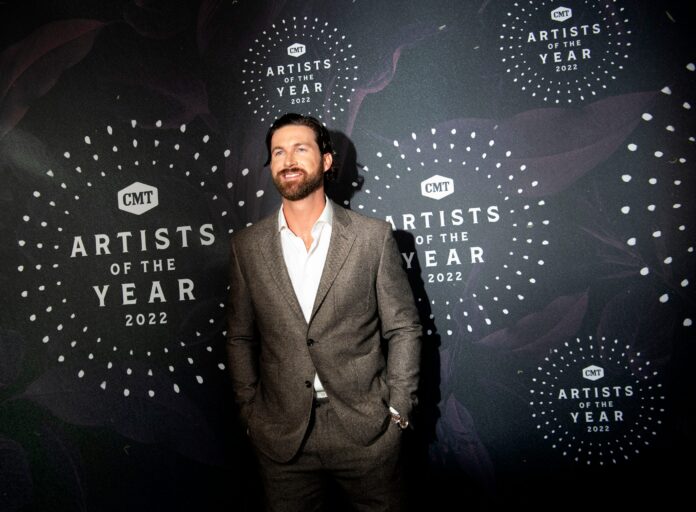 CMA Award Winner Headlines Inaugural Atlanta Braves Fest CMA Award Winner Headlines Inaugural Atlanta Braves Fest