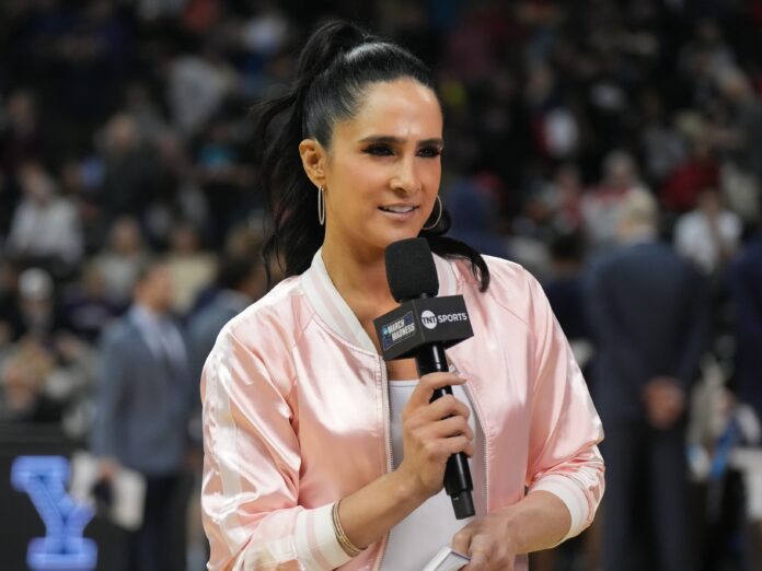 Glamorous Baseball Reporter Lands Surprise New MLB Role