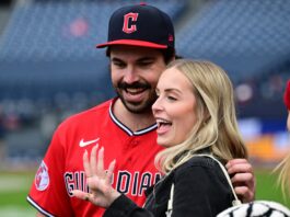 MLB Star Proposes To His Girlfriend On The Field