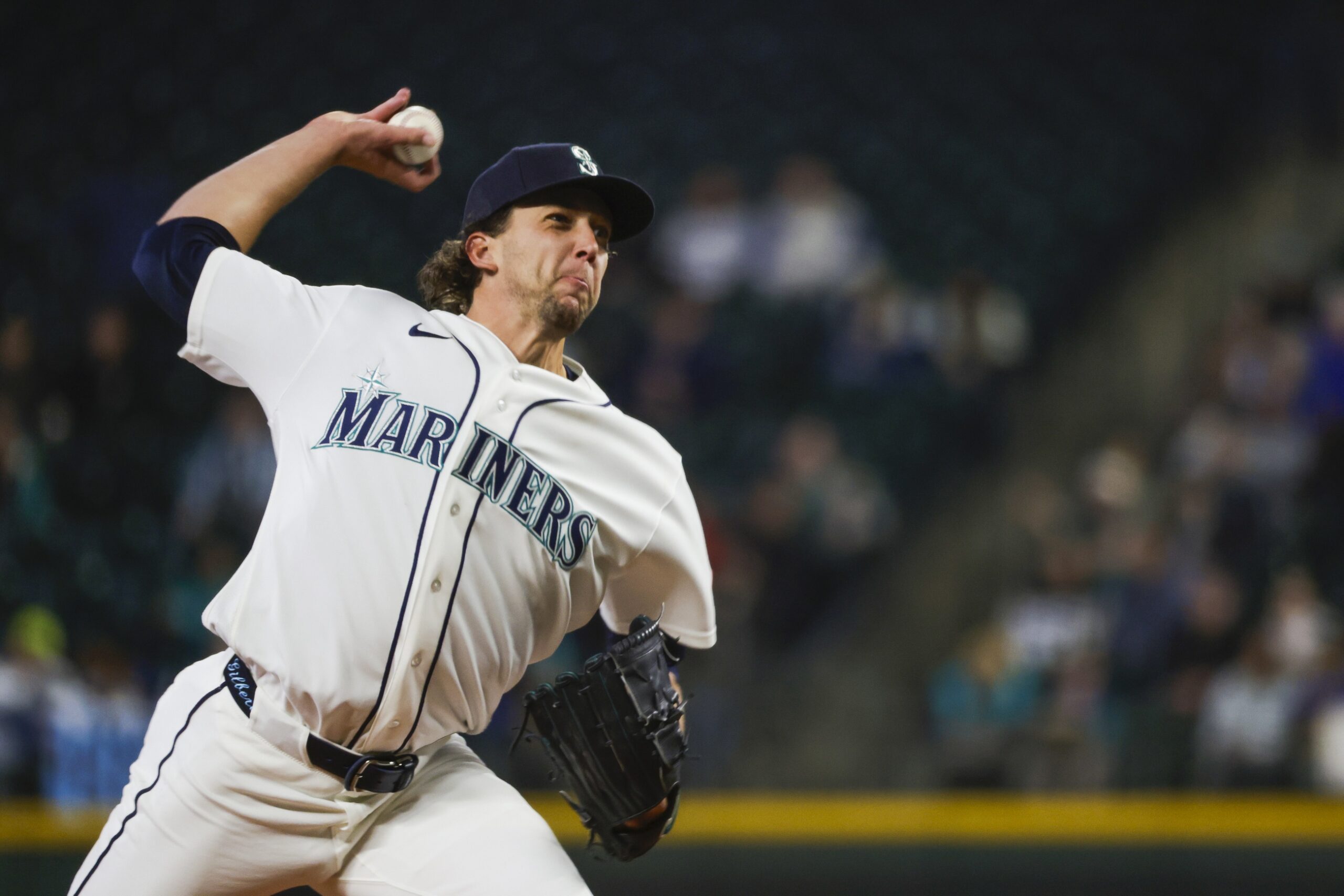 Mariners Ace Embarrassed As Ball Disappears Before His Eyes