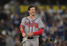Braves Outfielder’s Bizarre Throw Leads To Mets Runs Braves Outfielder's Bizarre Throw Leads To Mets Runs