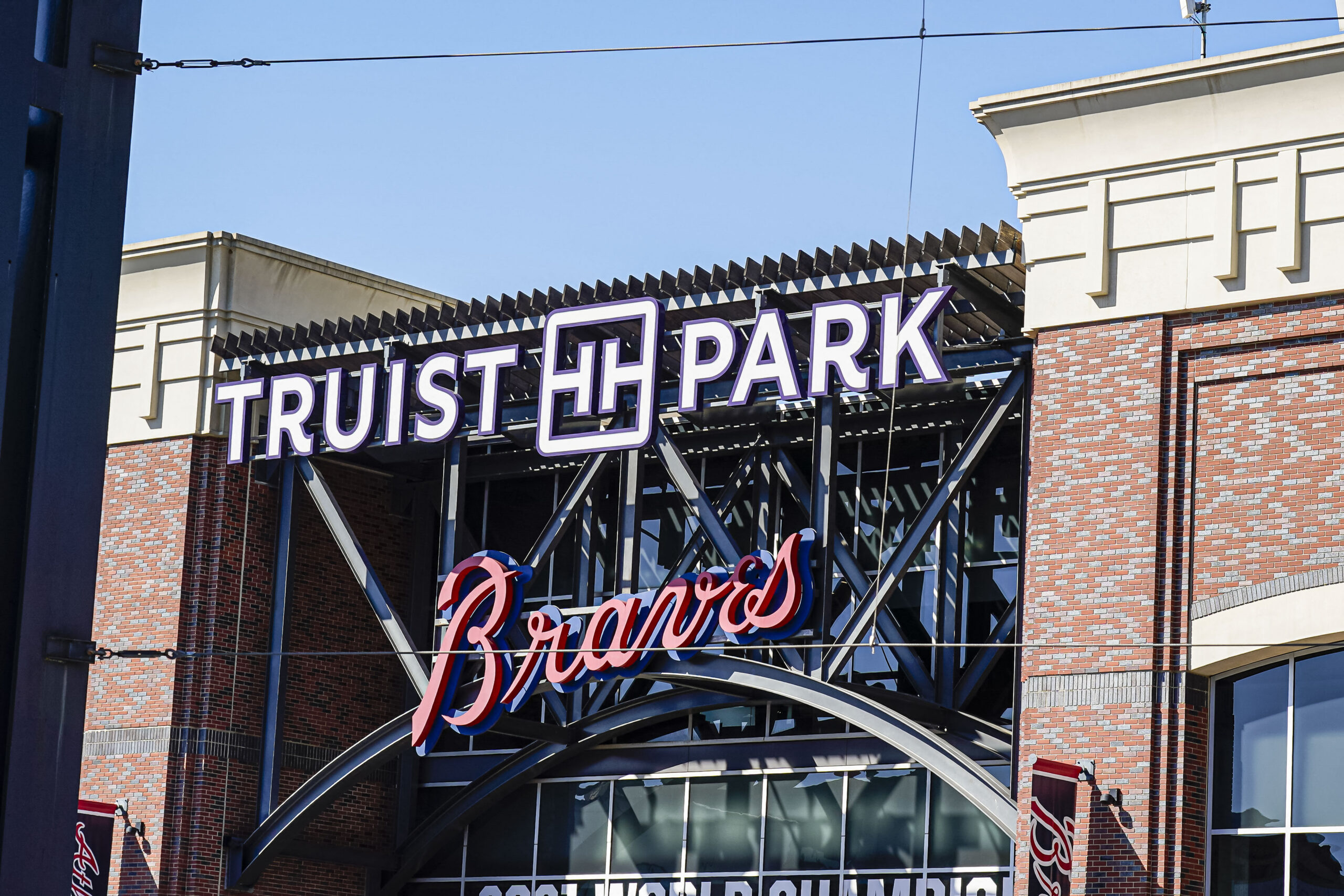 Packed Braves House