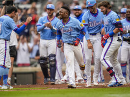 Braves Pitch Eight No-Hit Innings, Ending Losing Streak