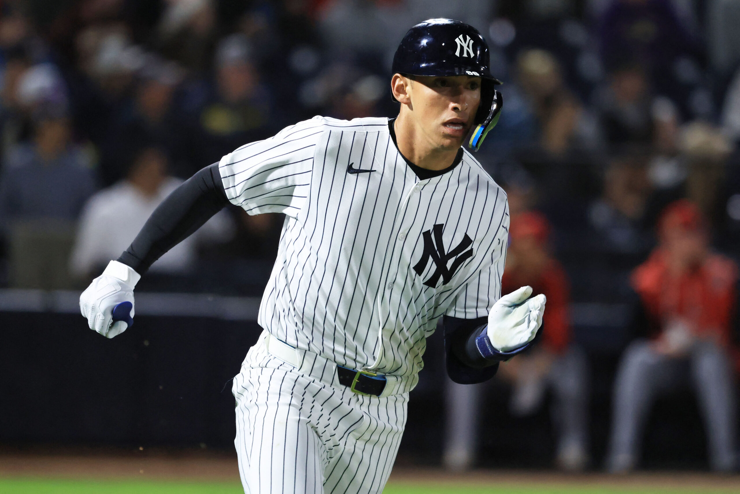 Yankees Rookie Sends Crowd Wild With Home Run On His Debut